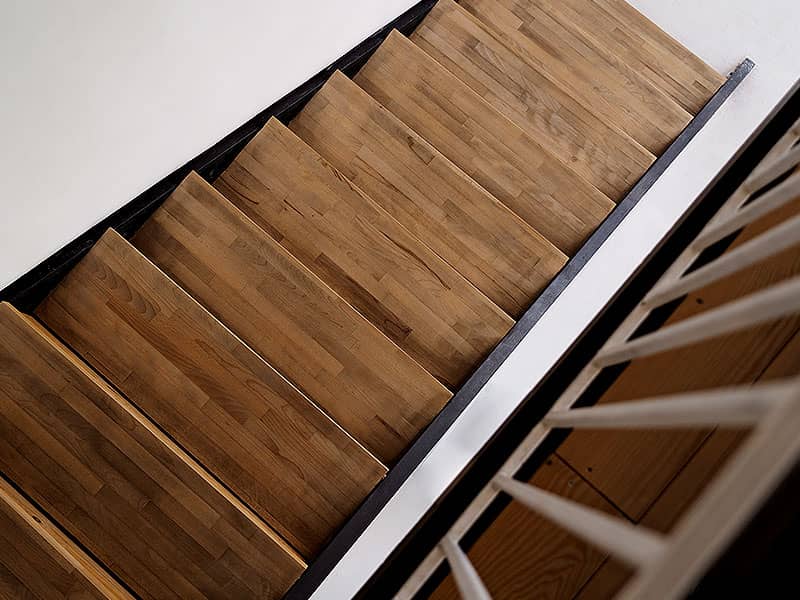 Treppenbau aus Holz